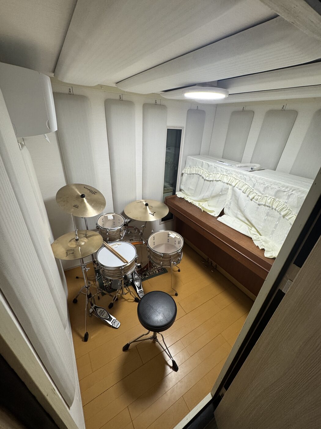 高橋 茉里様 音楽教室レッスンルーム SOUND BOX 2.5畳 -40dB/2000